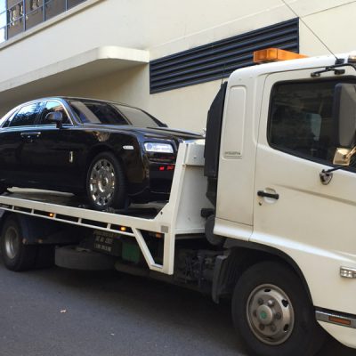 Tilt tray and towing services in Sydney.